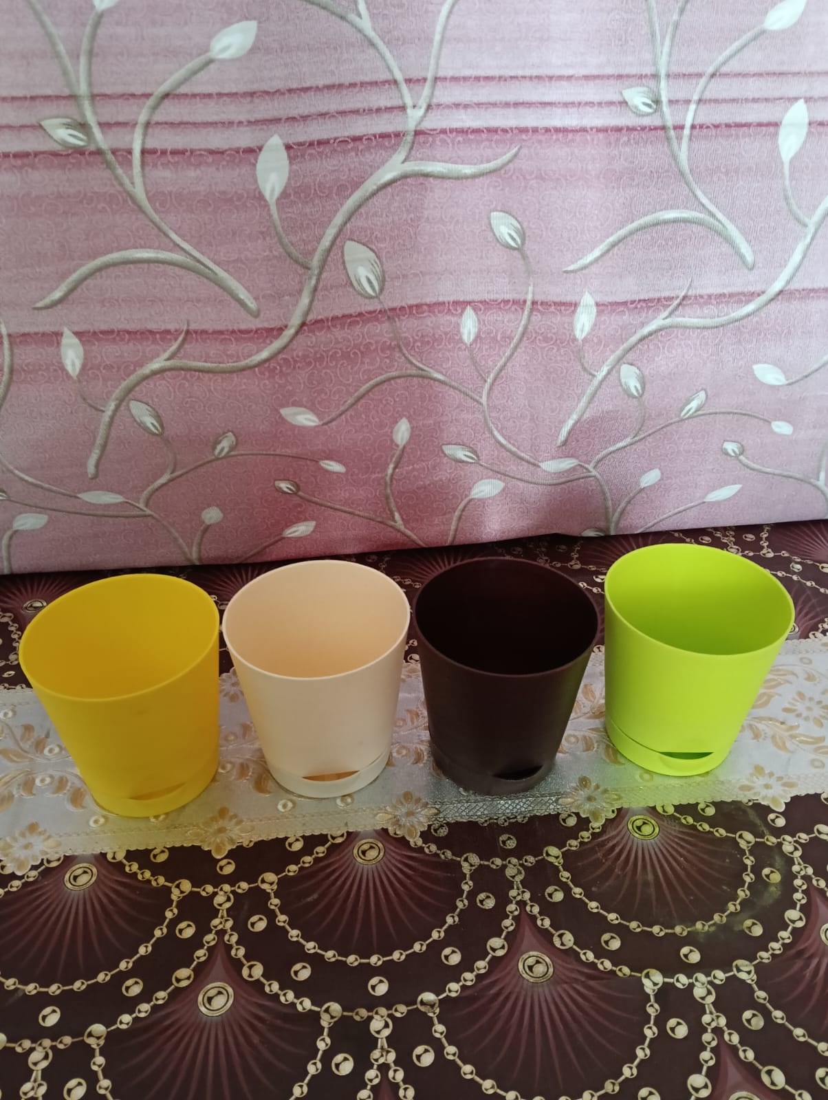 Self watering pot 4 inch